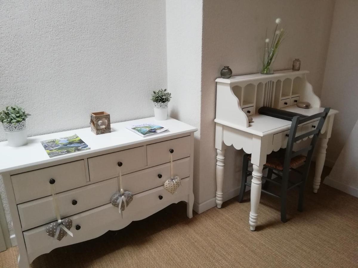 Les Chenets Bed & Breakfast Chenay  Bagian luar foto