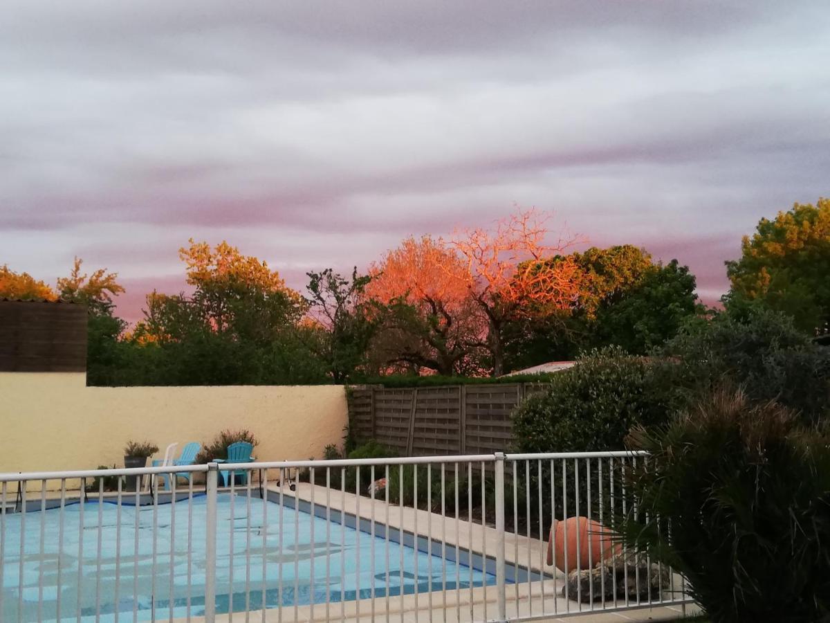 Les Chenets Bed & Breakfast Chenay  Bagian luar foto
