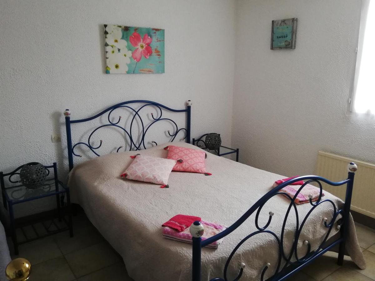 Les Chenets Bed & Breakfast Chenay  Bagian luar foto