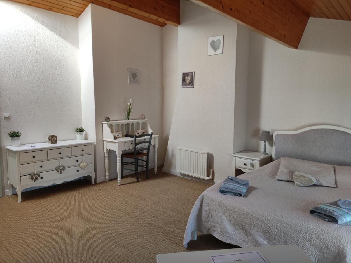Les Chenets Bed & Breakfast Chenay  Bagian luar foto