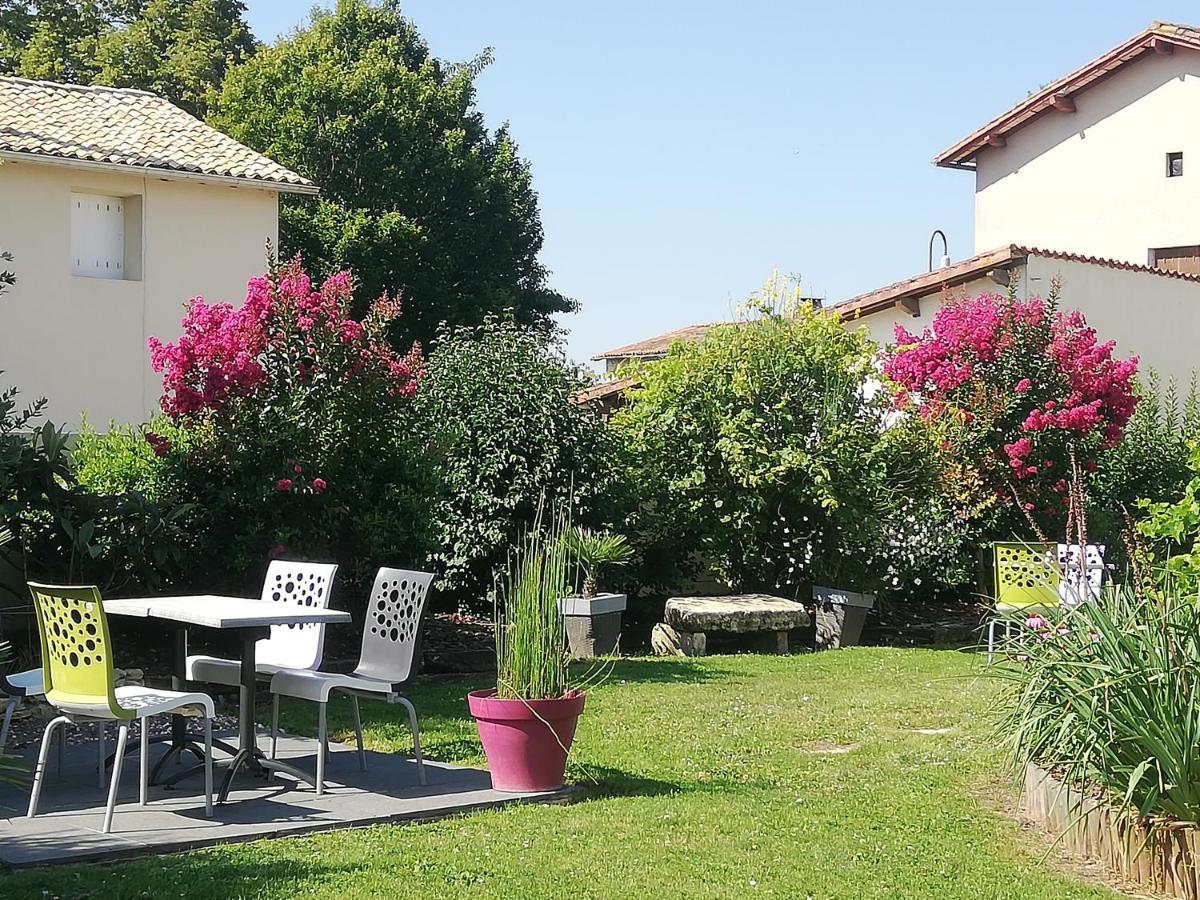Les Chenets Bed & Breakfast Chenay  Bagian luar foto