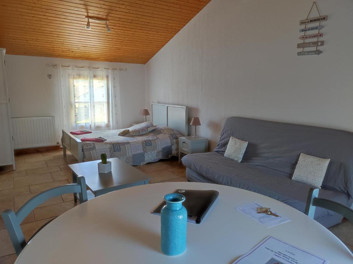 Les Chenets Bed & Breakfast Chenay  Bagian luar foto