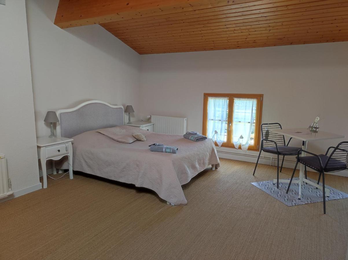 Les Chenets Bed & Breakfast Chenay  Bagian luar foto
