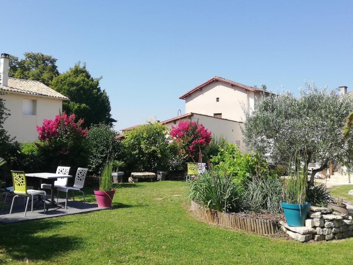 Les Chenets Bed & Breakfast Chenay  Bagian luar foto