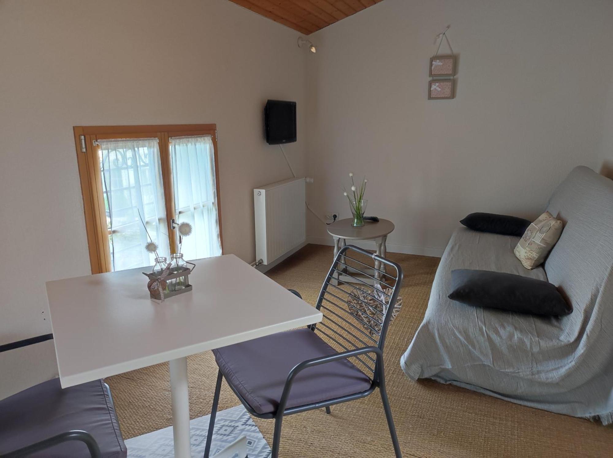 Les Chenets Bed & Breakfast Chenay  Bagian luar foto