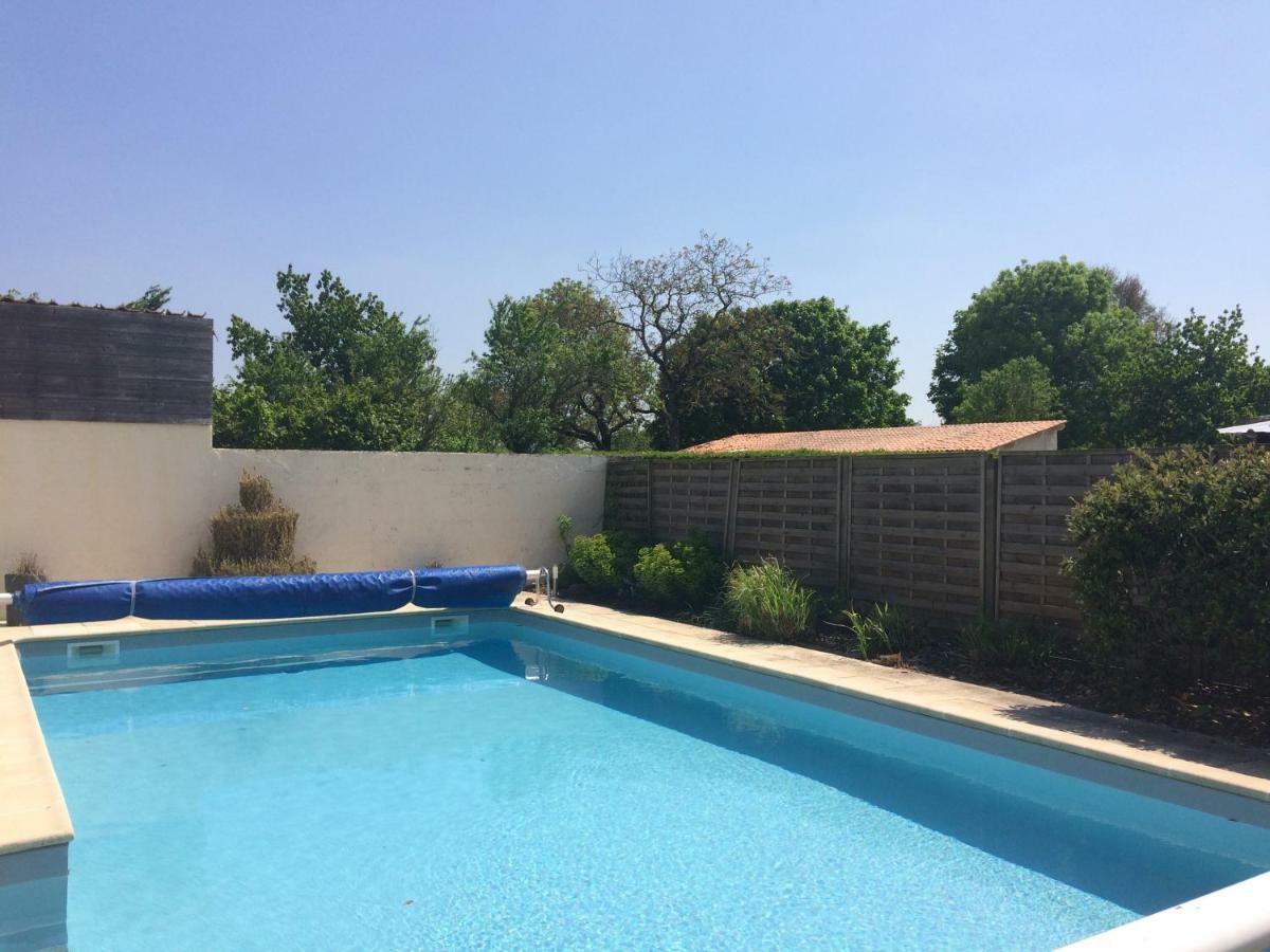 Les Chenets Bed & Breakfast Chenay  Bagian luar foto