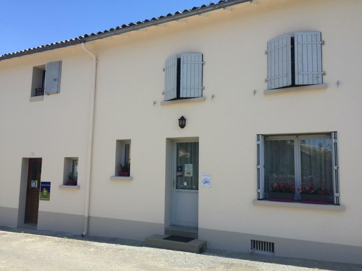 Les Chenets Bed & Breakfast Chenay  Bagian luar foto